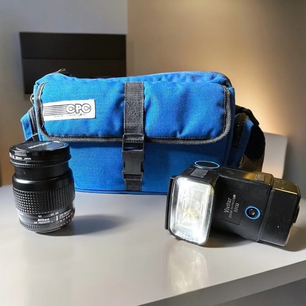 35mm Camera Accessories Bag Nikon Nikkor AF 28-80mm Lens Vivitar Thyristor Flash